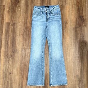 Buckle Black Light Wash Bootcut Jeans Women’s Size 27/32 Flare Stretch Denim
